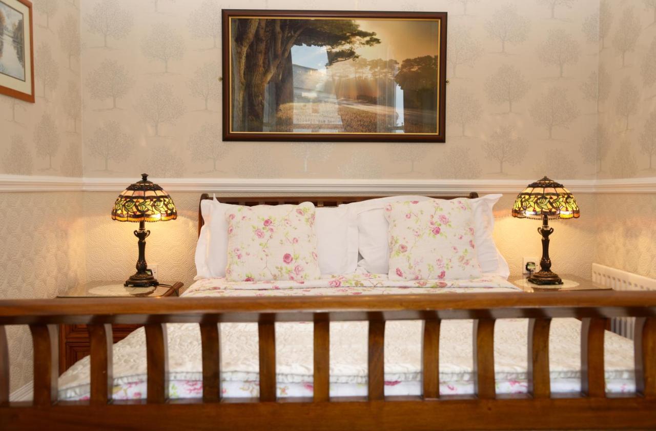 Bed and Breakfast The Cumberland Лландидно Экстерьер фото
