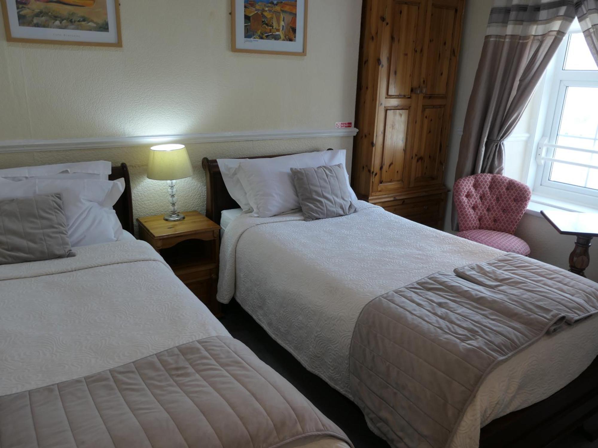 Bed and Breakfast The Cumberland Лландидно Экстерьер фото